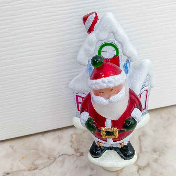 Magical Winter Christmas Santa with Glitter Nightlight - Picture 2 of 5